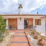 Casa amb espais amplis a l’Espardenyera