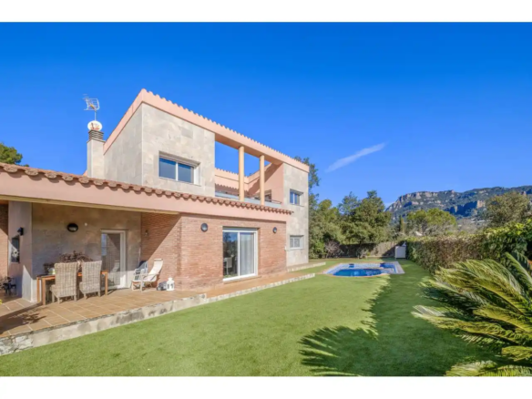 Impecable casa en venta en Matadepera